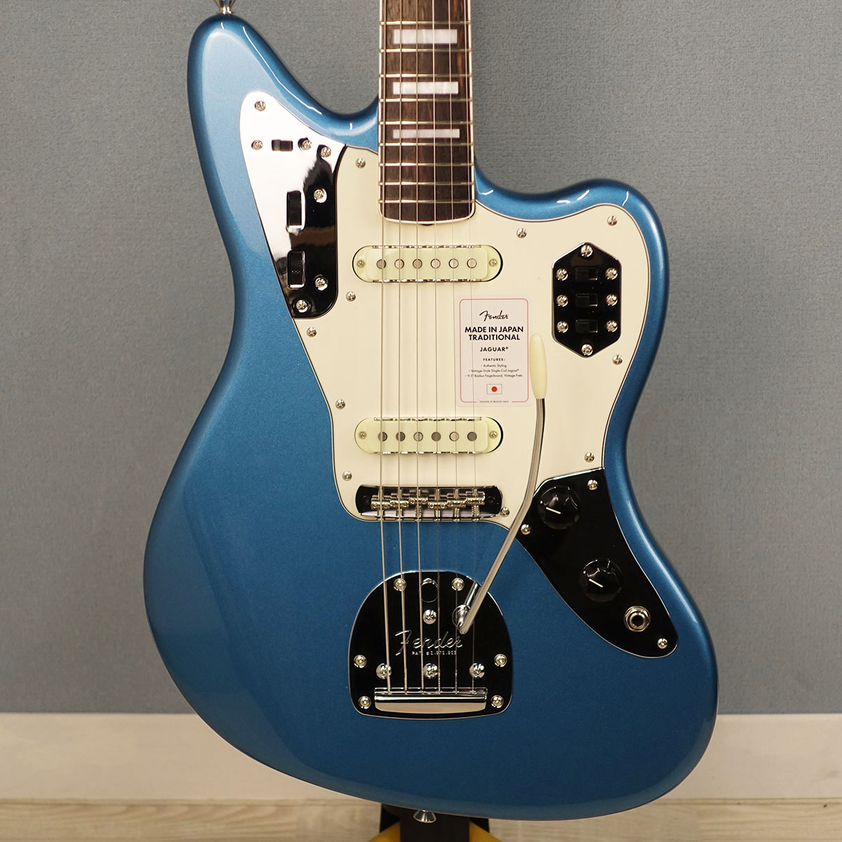 Made in Japan Traditional Late 60s Jaguar Lake Placid Blue Fender