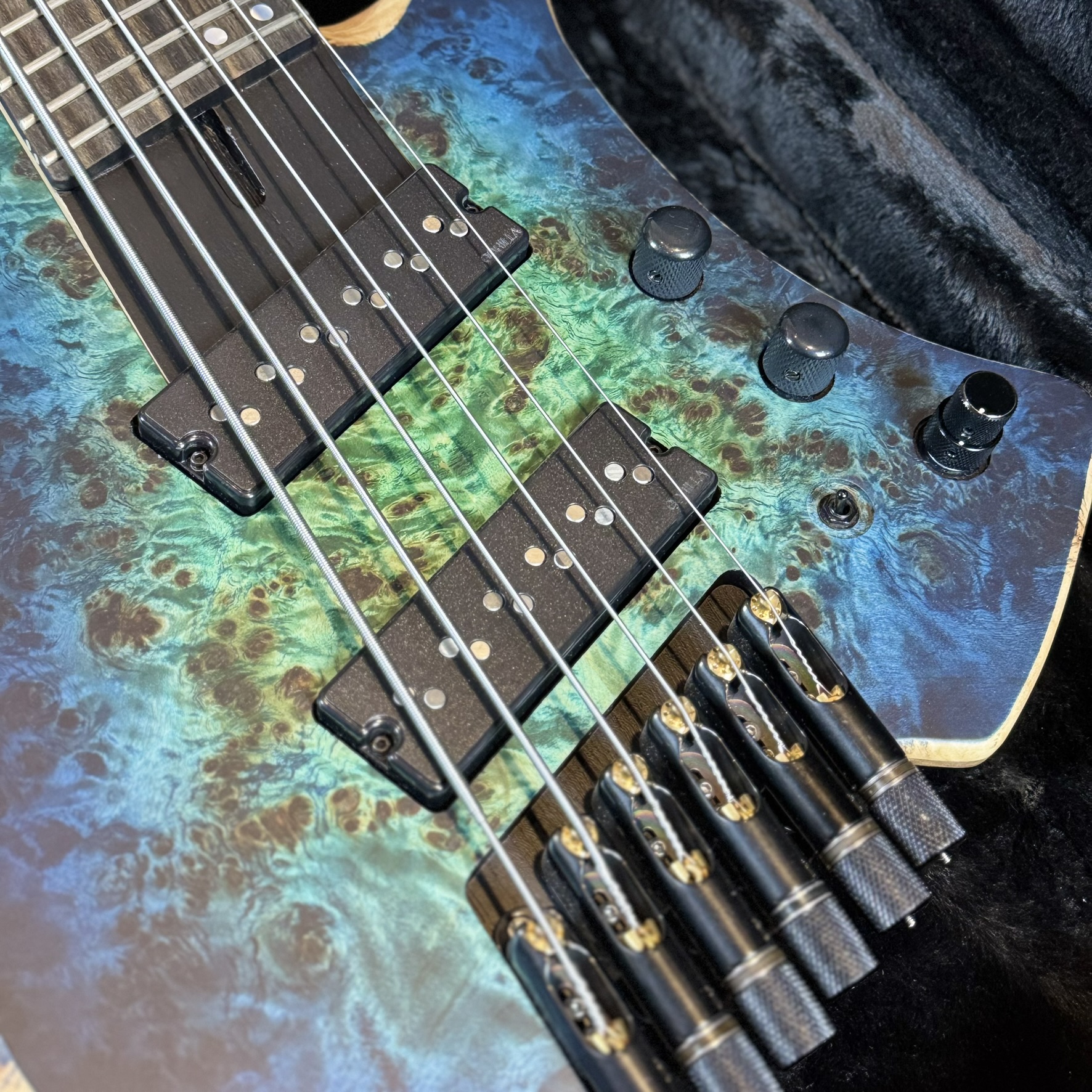 Achilles Custom 6 Bass Blue Marine Overload Custom Guitars