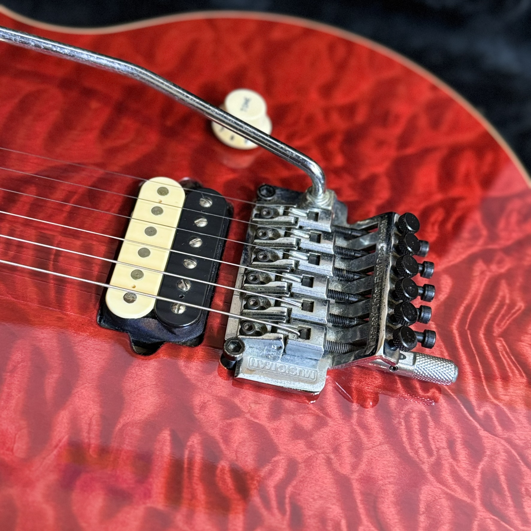 EVH Model ”No Signature” Trans Red 1995 MUSIC MAN エレクトリック