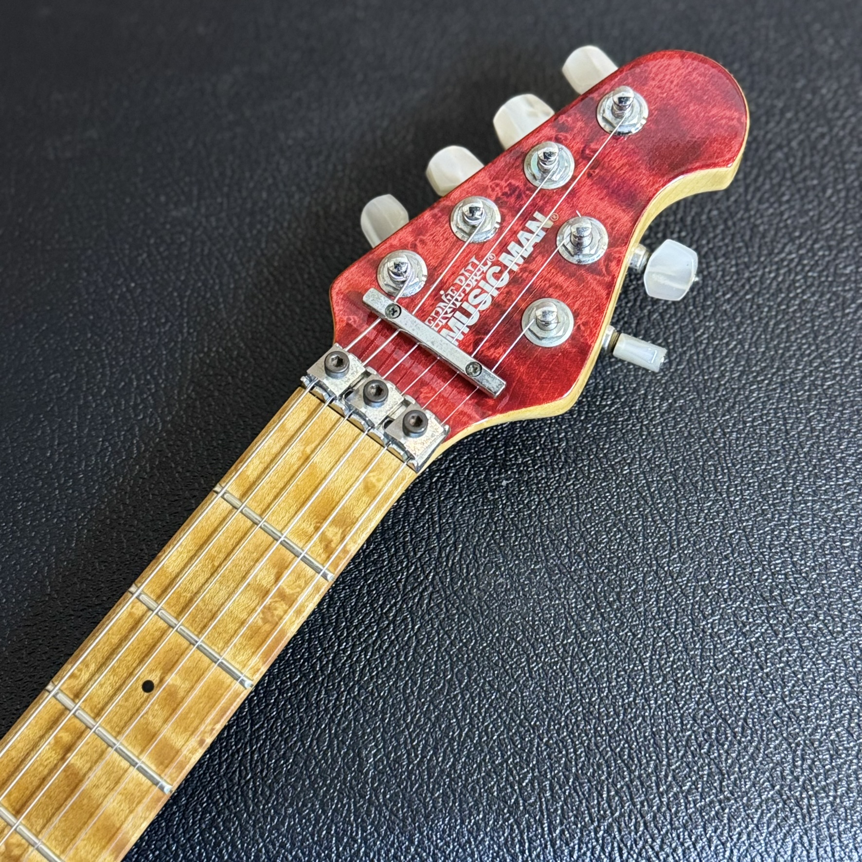 EVH Model ”No Signature” Trans Red 1995 MUSIC MAN エレクトリック