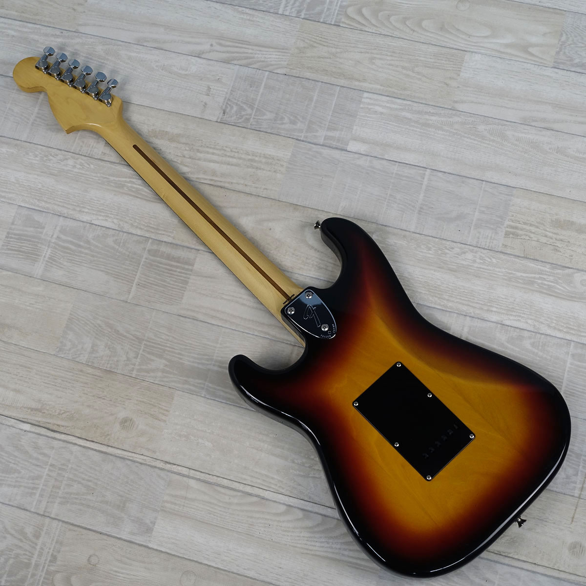 ST72-53 Fender Japan エレクトリックギター ストラトキャスタータイプ