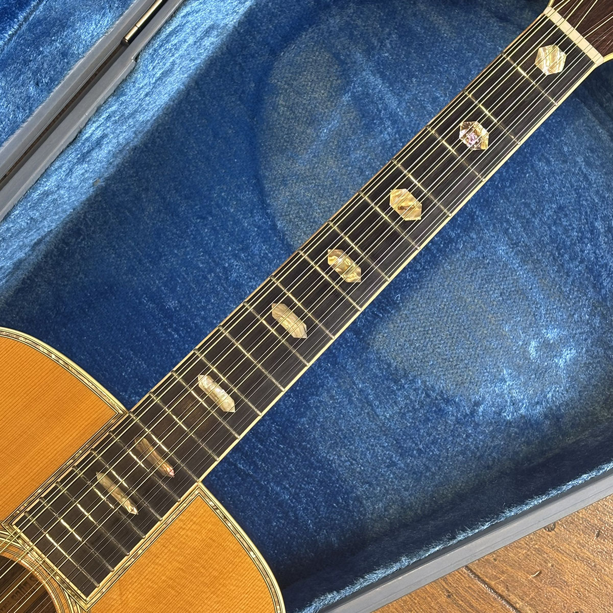 CE-1200TW Cat