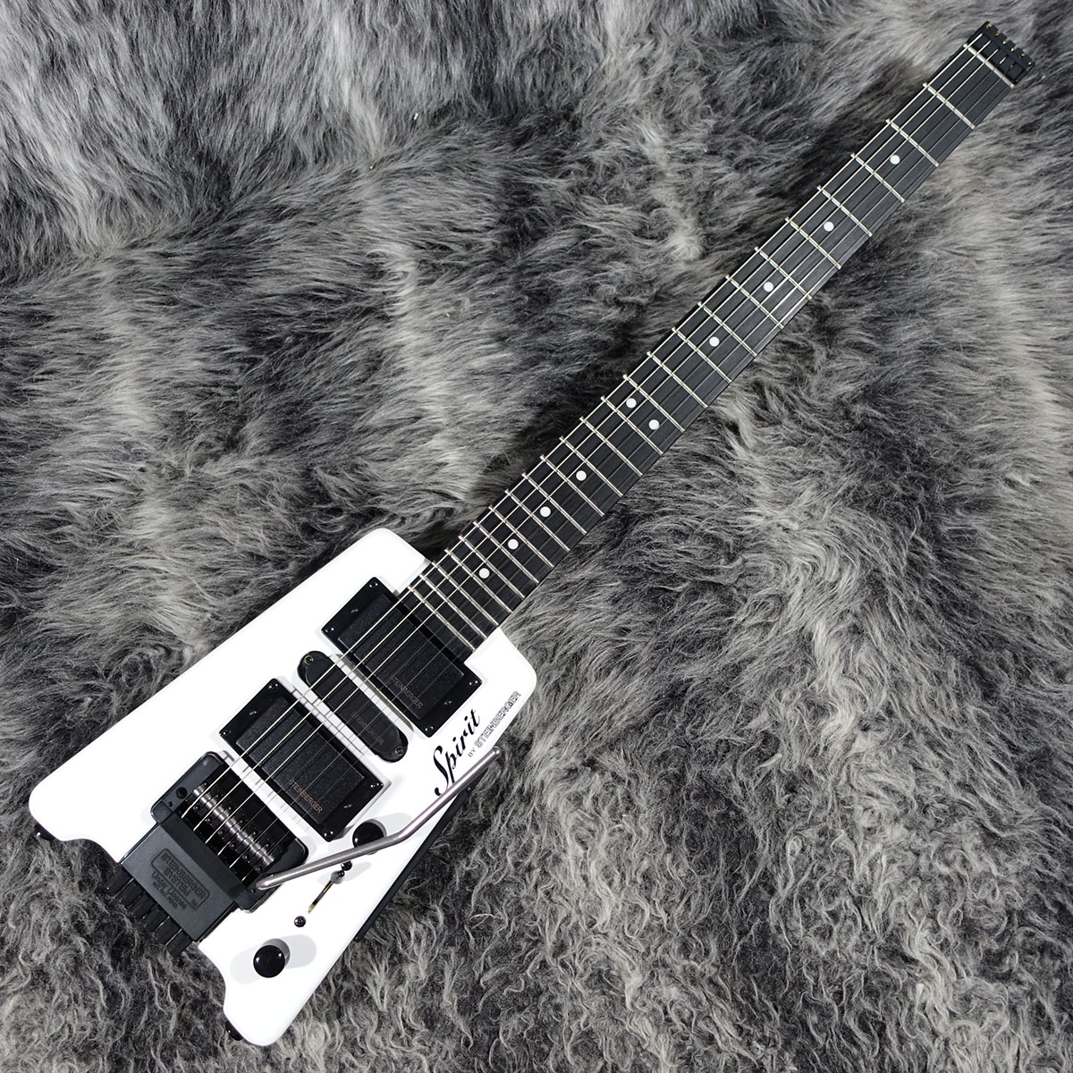 Steinberger GP2T ヘッドレスギター 希少なホワイト Steinberger GP2T ヘッドレスギター 希少なホワイト - メルカリ