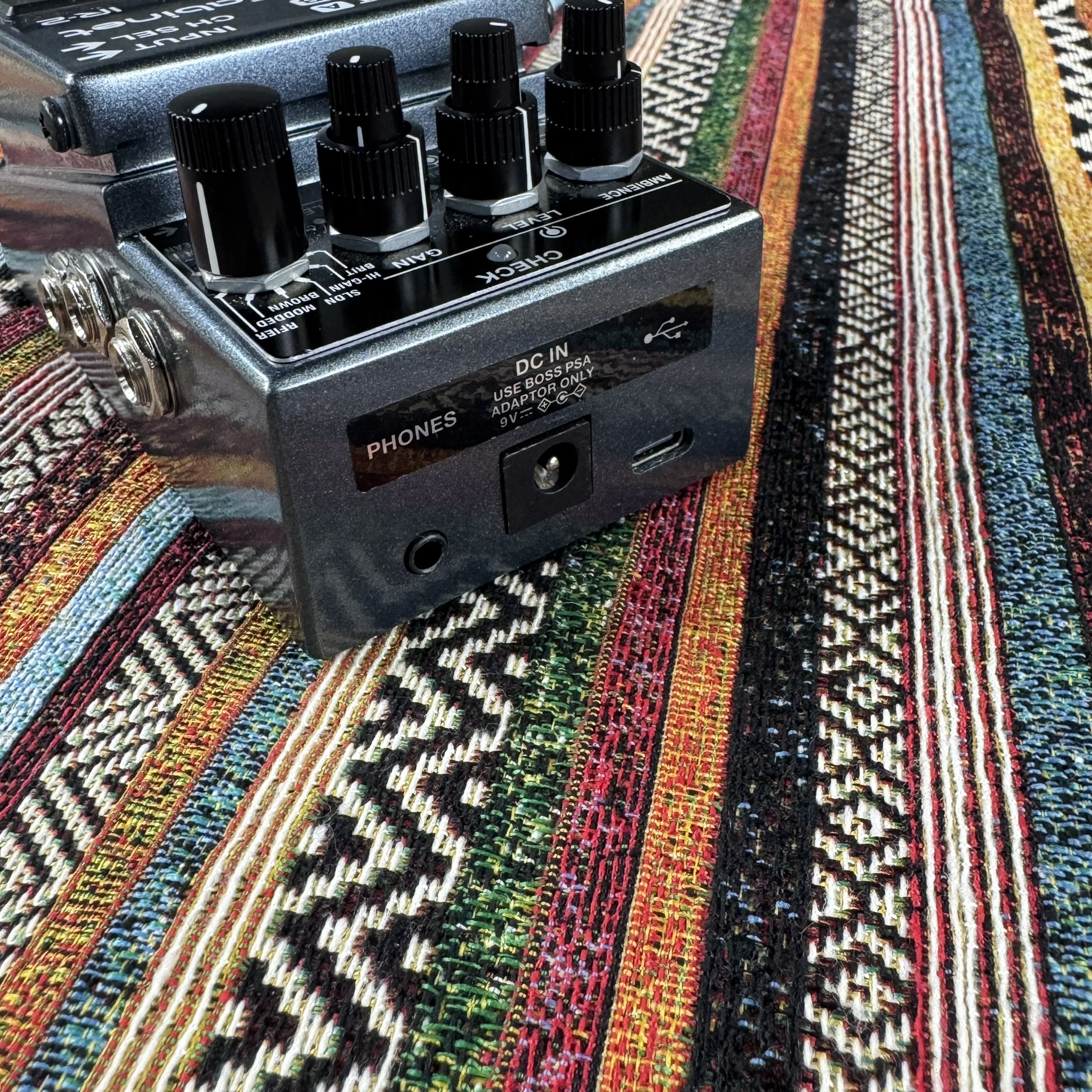 BOSS IR-2 箱付き 説明書付き アンプシミュレーター ギターエフェクター 使えるアンプサウンドを11種搭載したシンプルなアンプ・シミュレーター