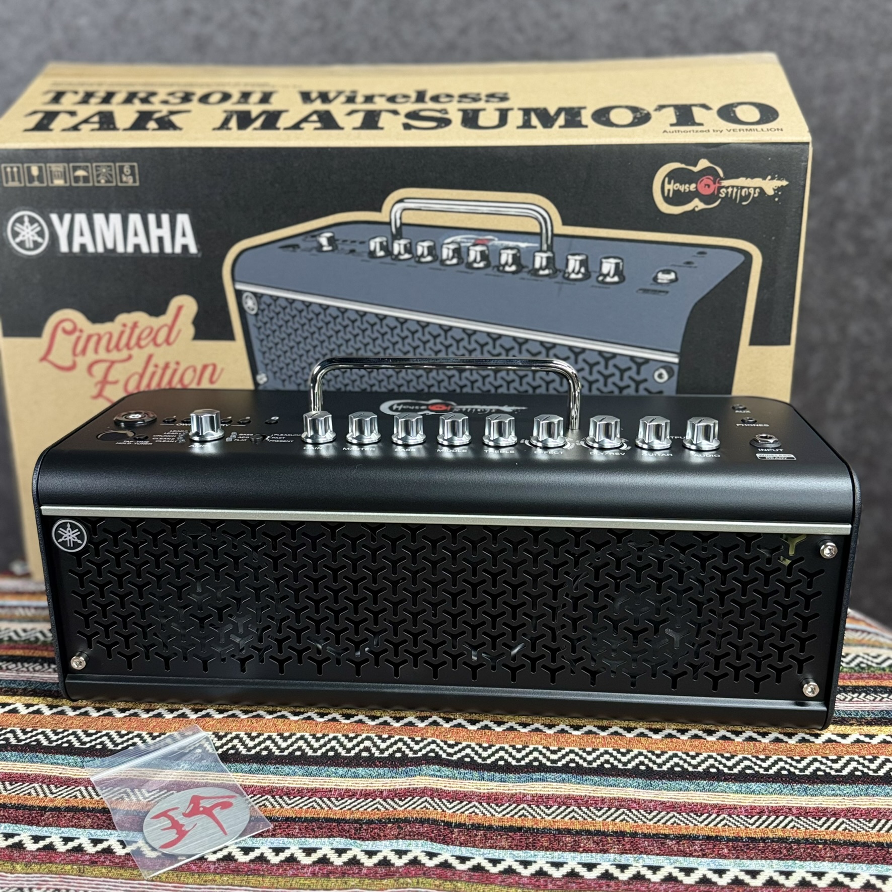 【ブラックジャック】YAMAHA RS320＋THR5 アンプ付き YAMAHA THR5 V.2 エレキギターアンプ初心者セット 電池駆動可 軽量2.0