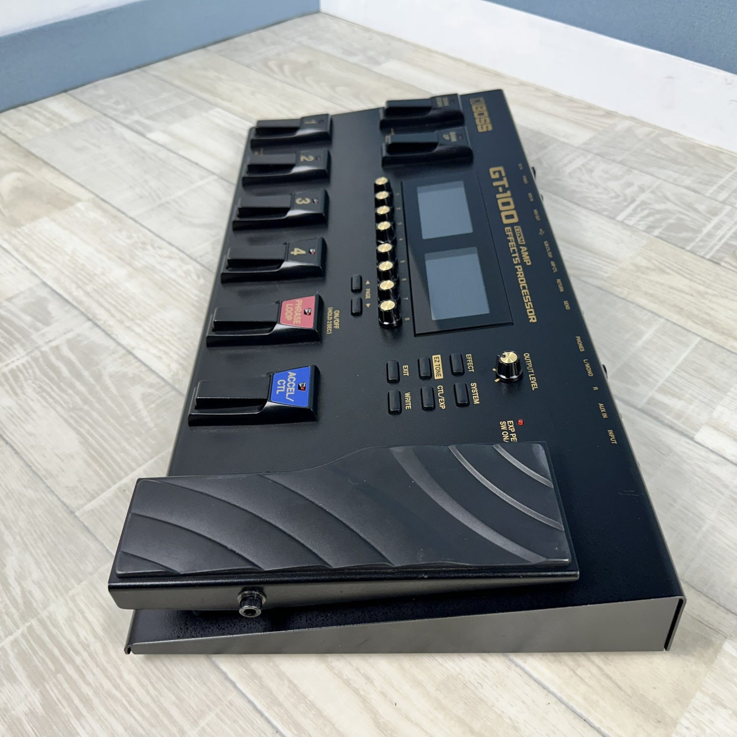 GT-100 COSM Amp Effects Processor BOSS ギター用エフェクター マルチ