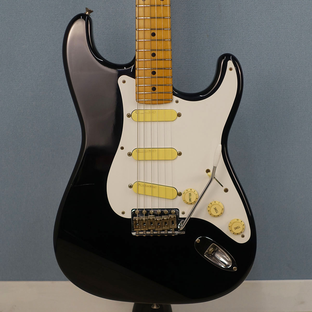ST54-95LS Black Fender エレクトリックギター ストラトキャスター