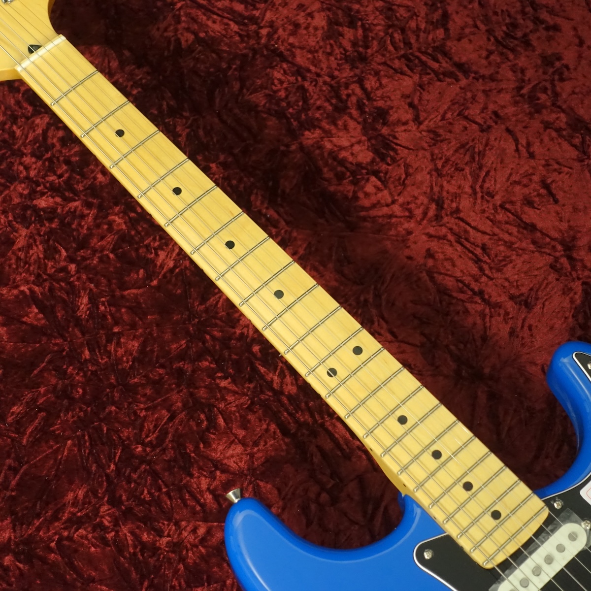 Made in Japan Hybrid II Stratocaster Forest Blue Fender
