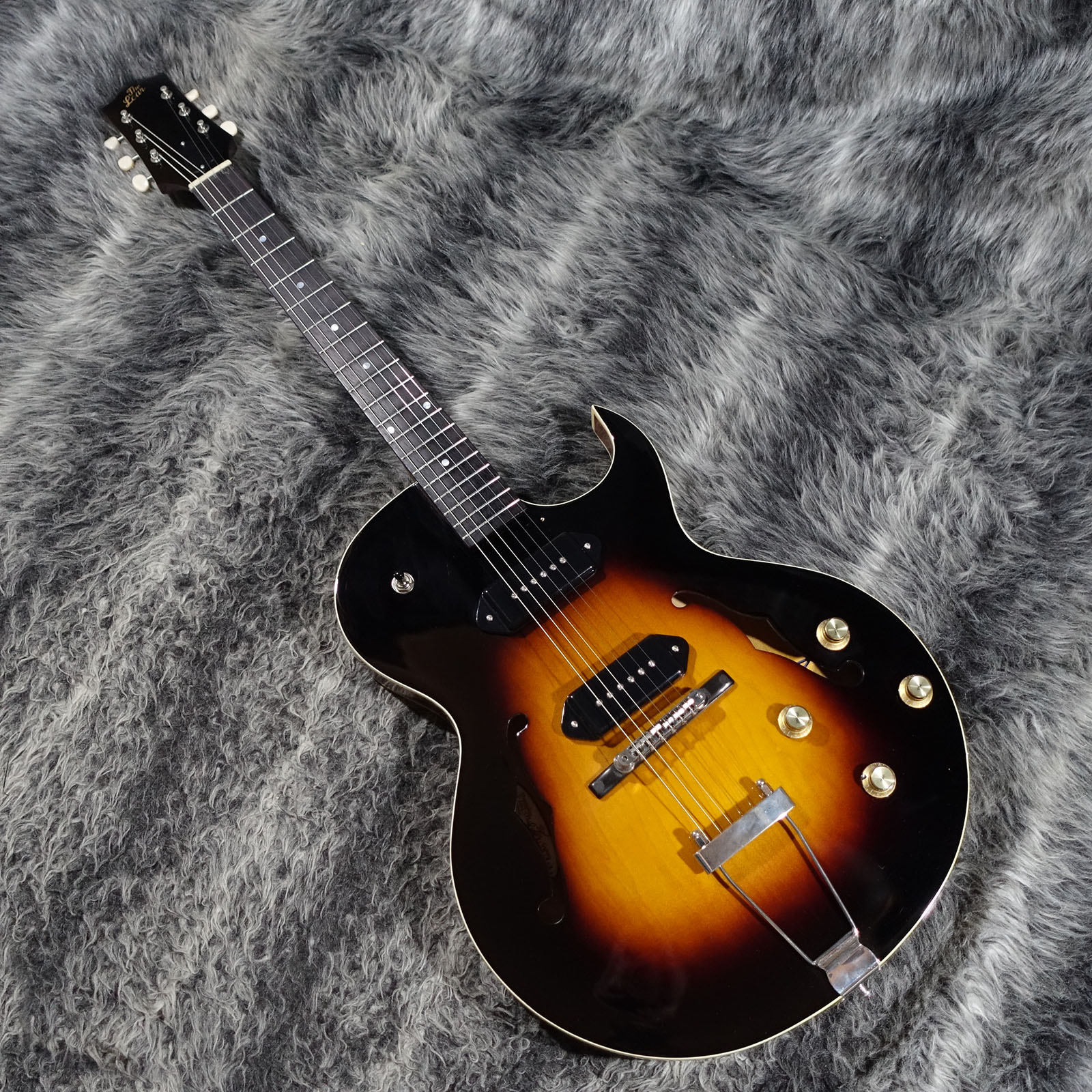 LH-302T-CVS The Loar エレクトリックギター フルアコ 商品詳細