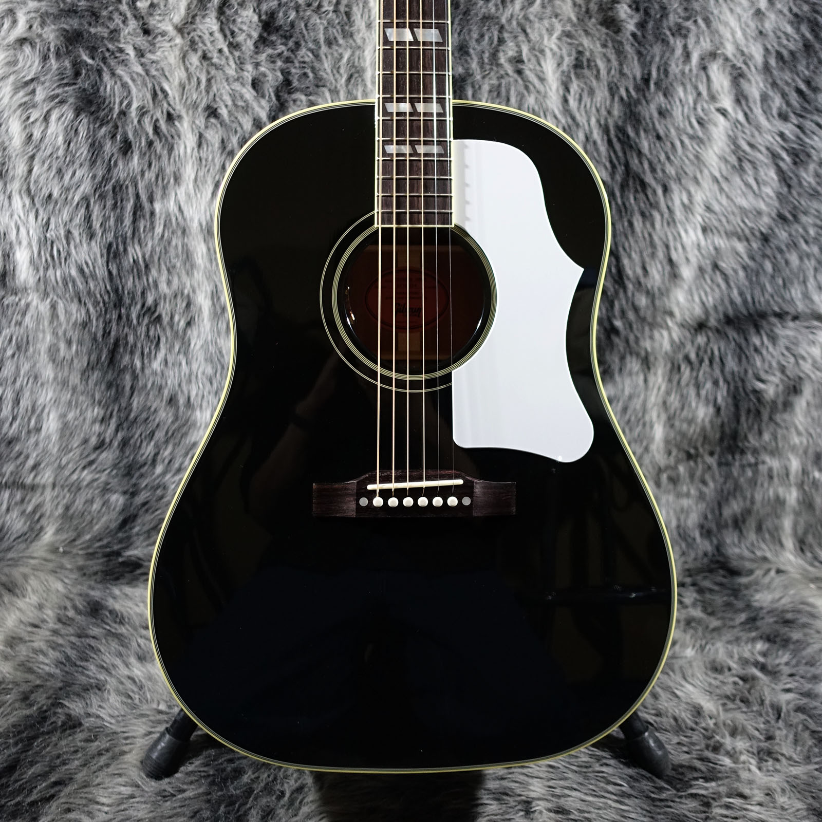 Southern Jumbo Ebony Gibson エレクトリック・アコースティックギター