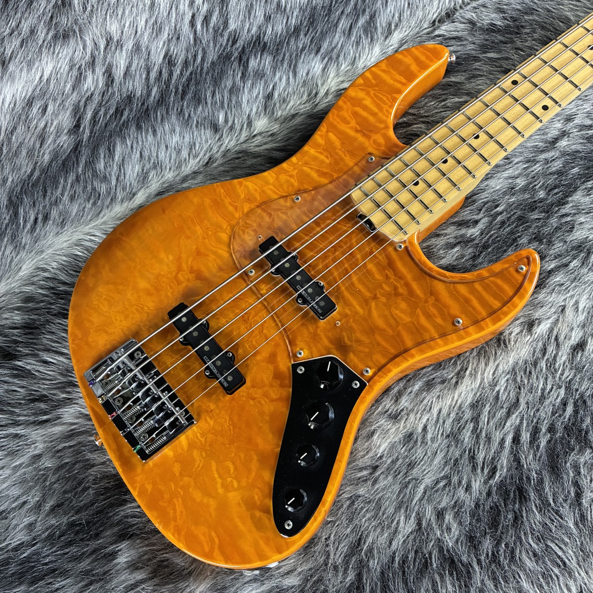 E-AM-160QM Amber Edwards エレクトリック・ベース JBタイプ 商品詳細