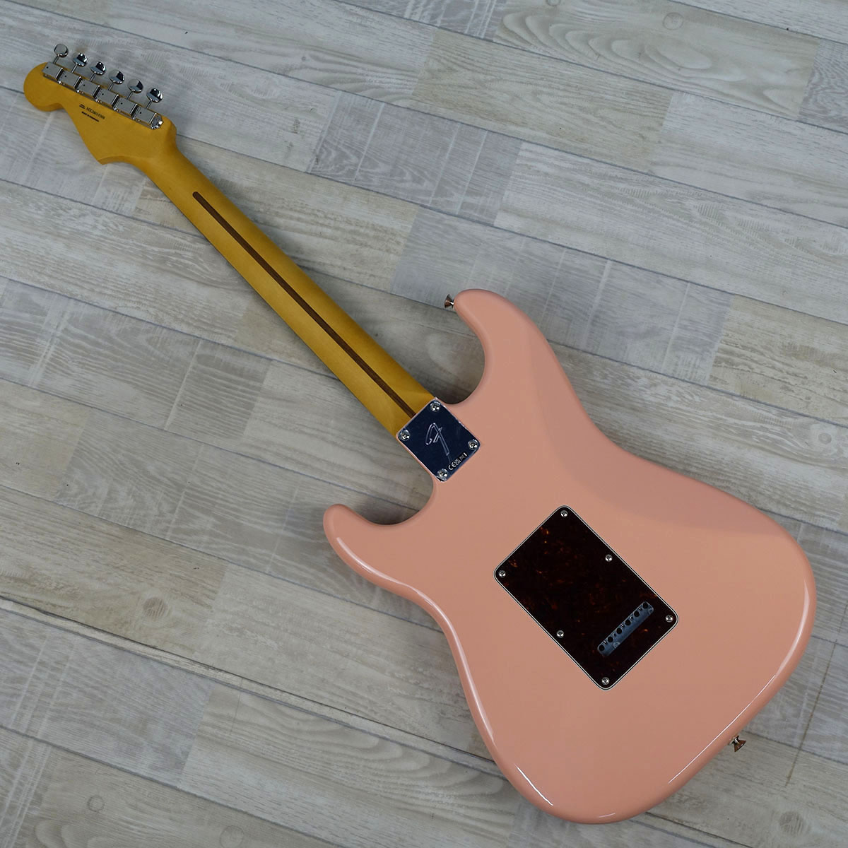Limited Edition Player II Stratocaster RW Shell Pink Fender