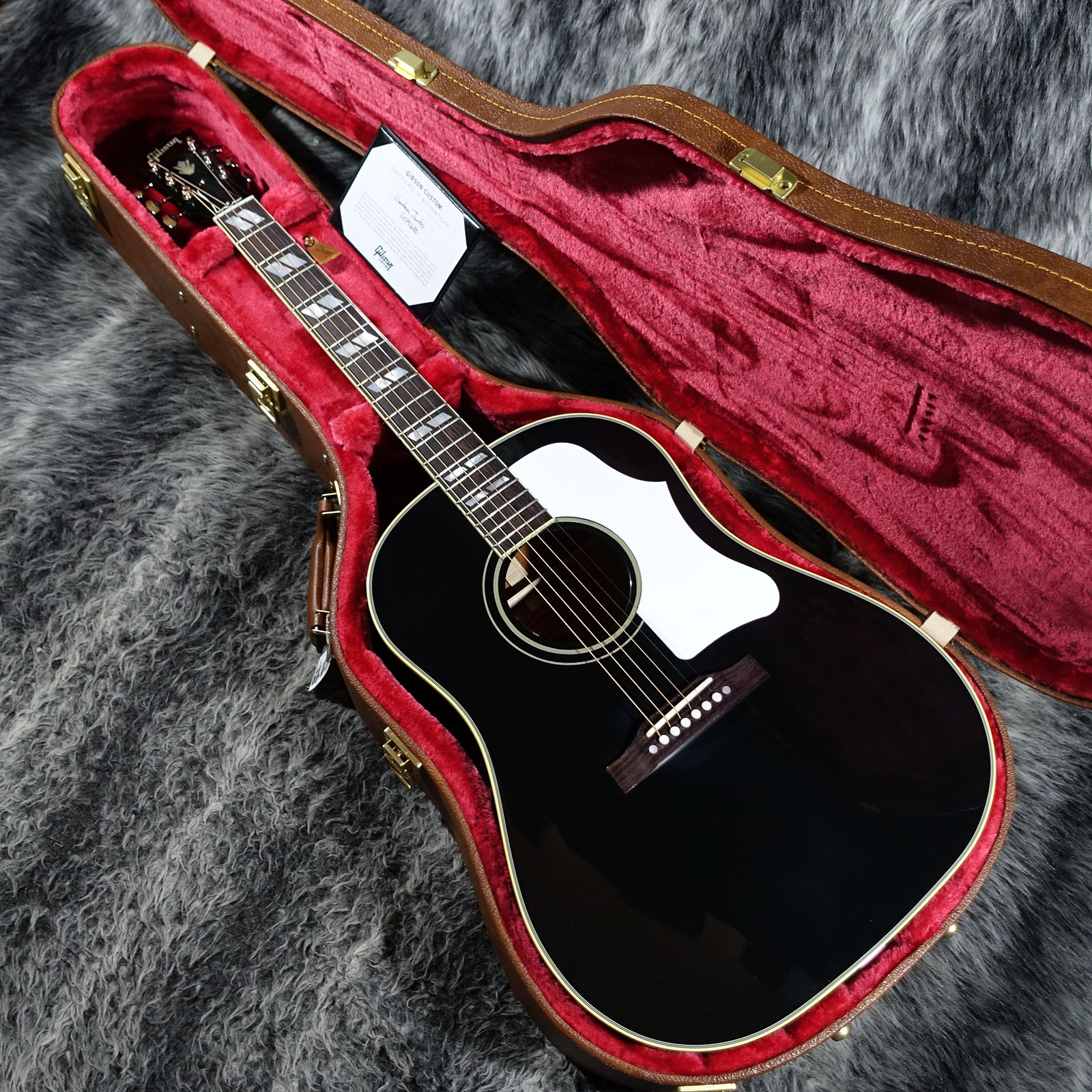 Southern Jumbo Ebony Gibson エレクトリック・アコースティックギター