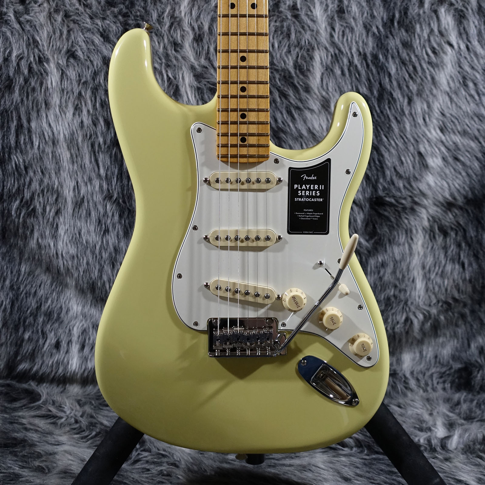 Player II Stratocaster MN Hialeah Yellow Fender エレクトリック