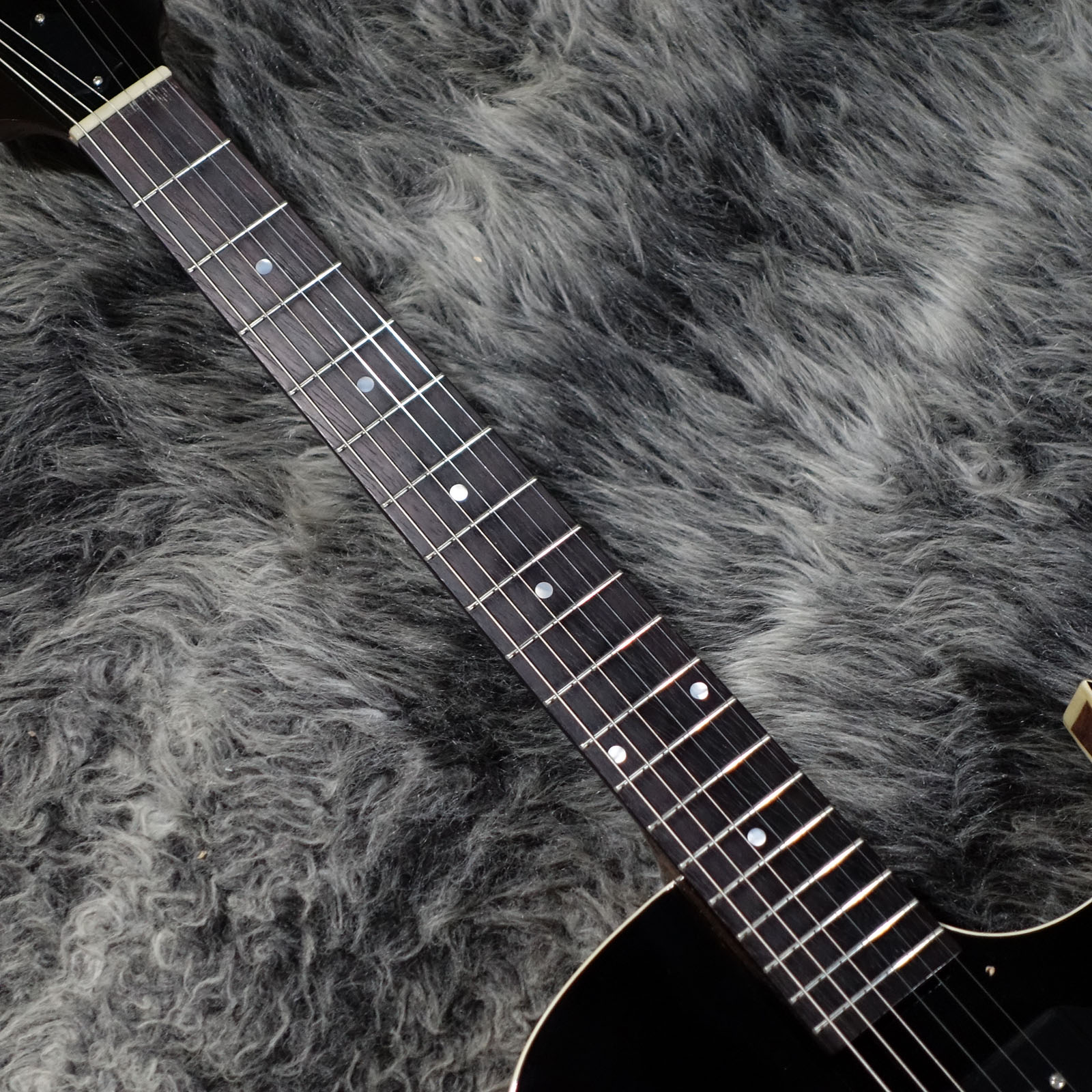 LH-302T-CVS The Loar エレクトリックギター フルアコ 商品詳細