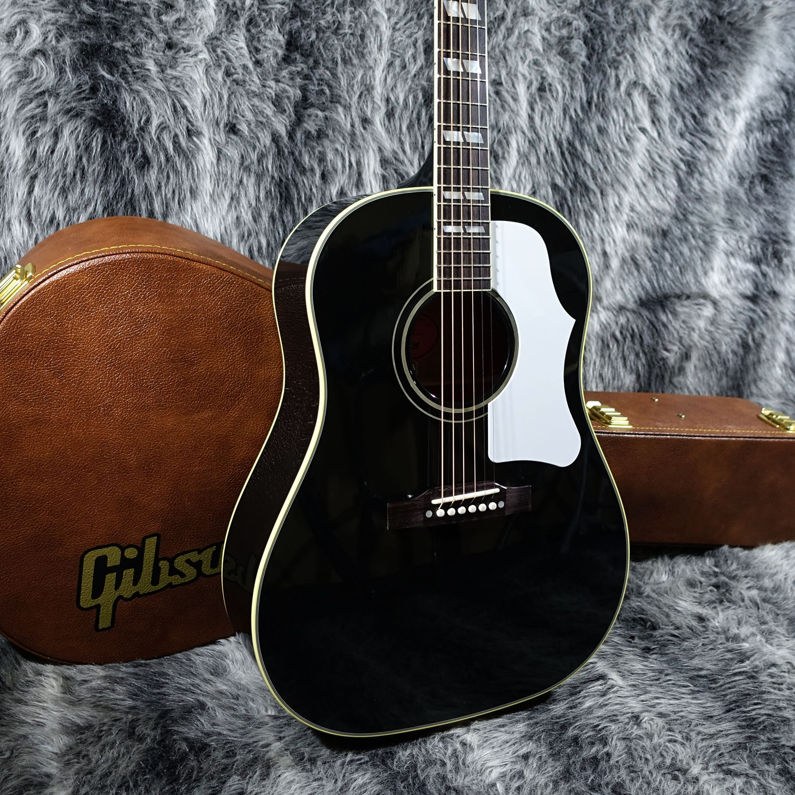 Southern Jumbo Ebony Gibson エレクトリック・アコースティックギター