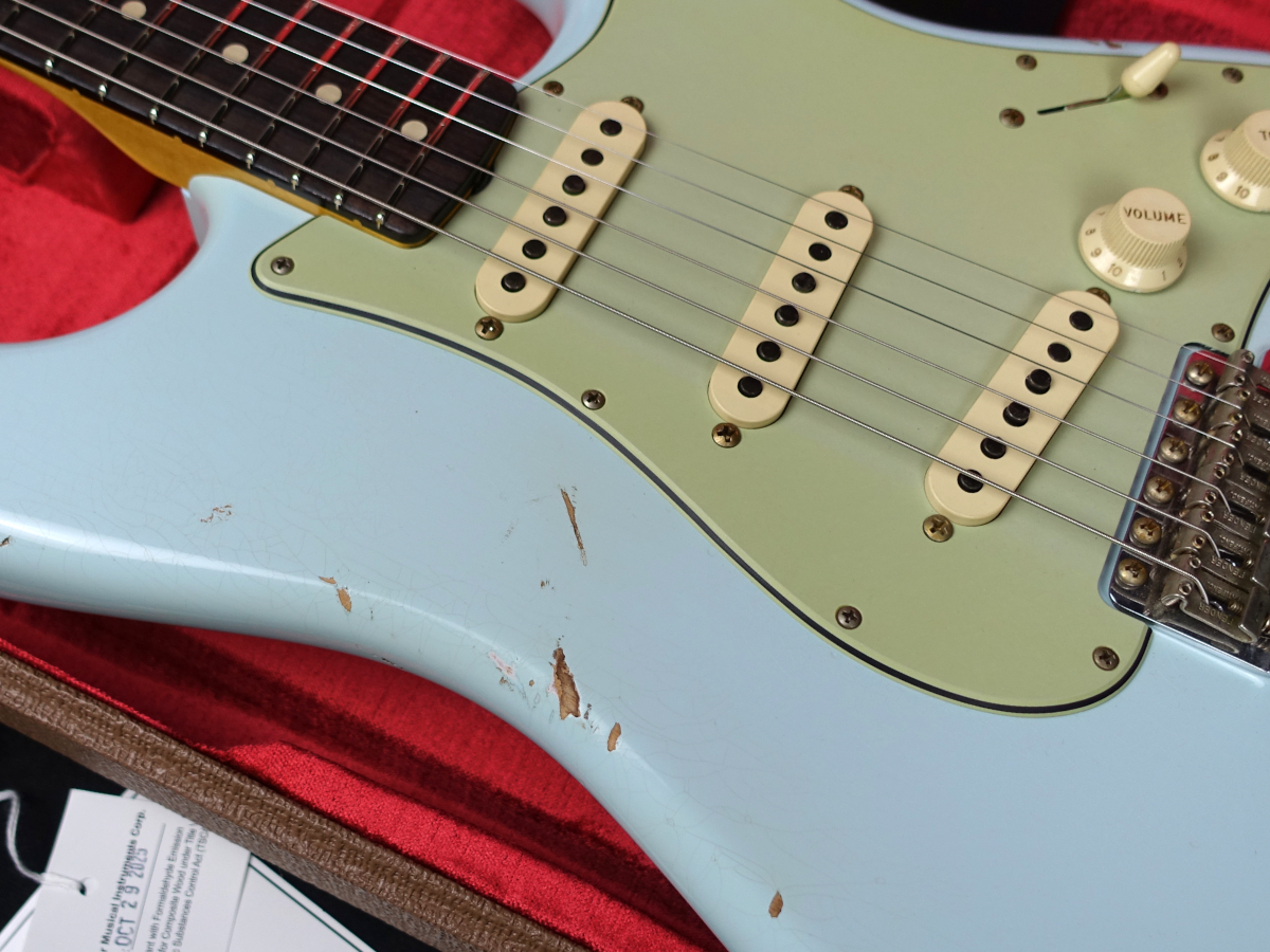 Limited Edition 1960 Stratocaster Relic Matching Head Aged Sonic