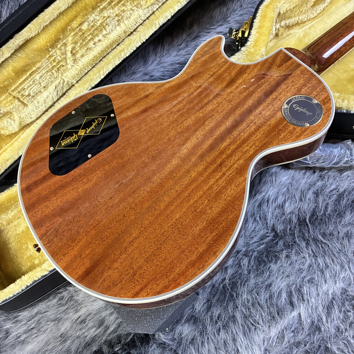 Inspired by Gibson Custom Dealer Select Les Paul Custom Figured