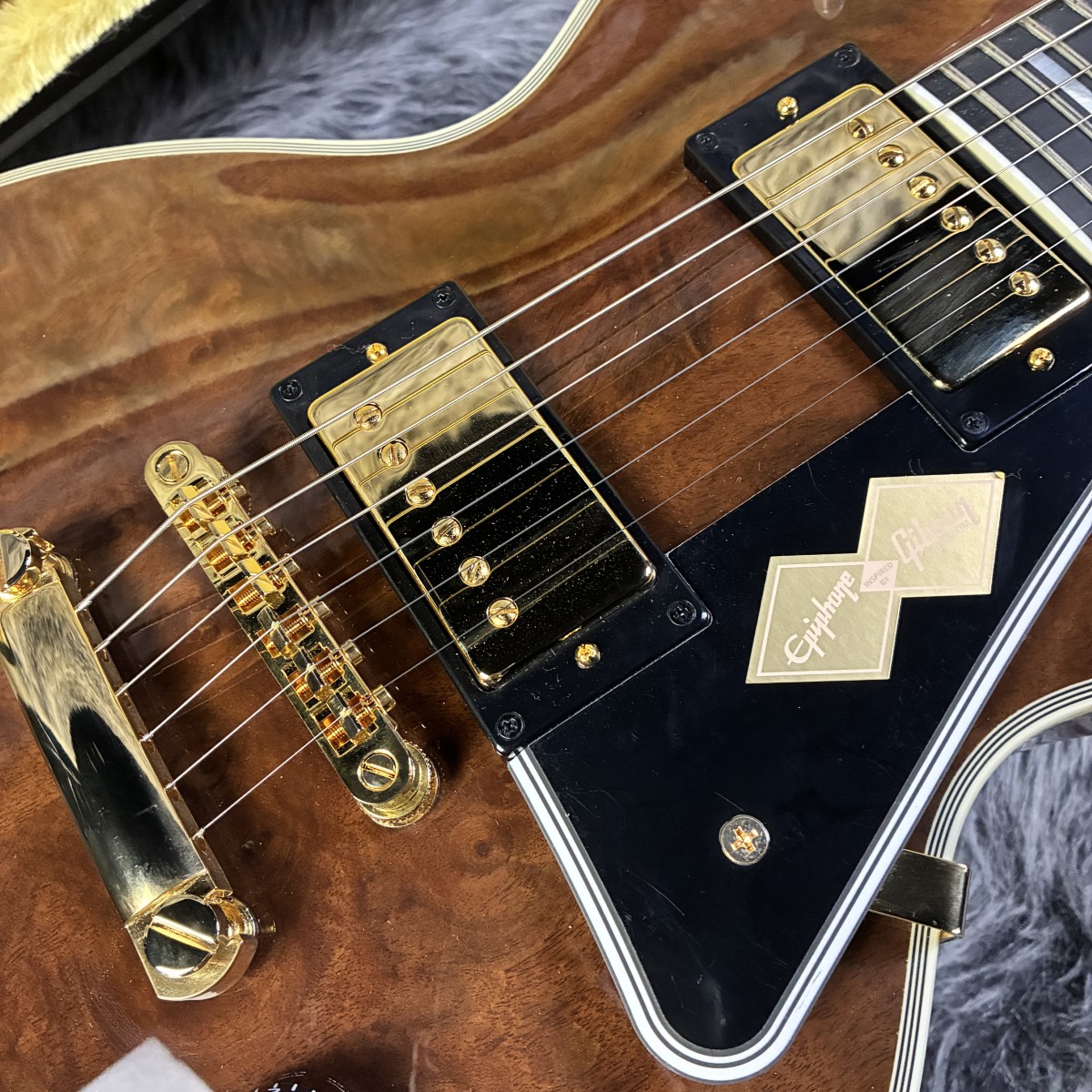 Inspired by Gibson Custom Dealer Select Les Paul Custom Figured