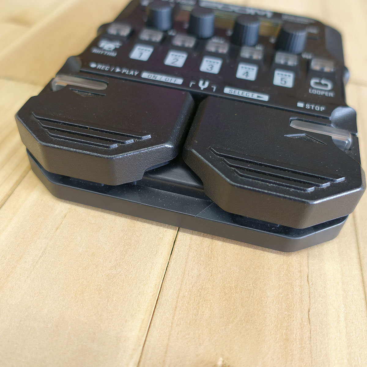 G1 FOUR ZOOM ギター用エフェクター マルチエフェクター 商品詳細