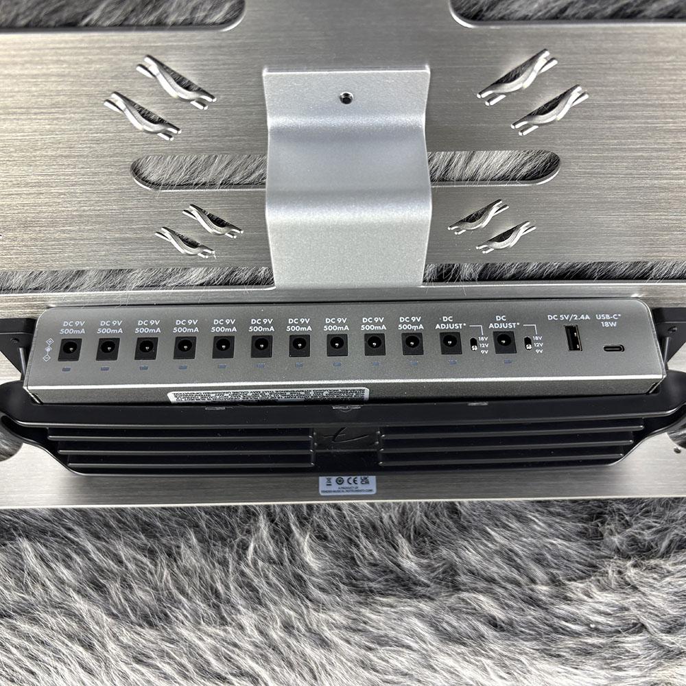 Fender Engine Room LVL12(収納可能なボードセット) Professional Pedal Boards Medium w/Engine Room LVL12 Power Supply
