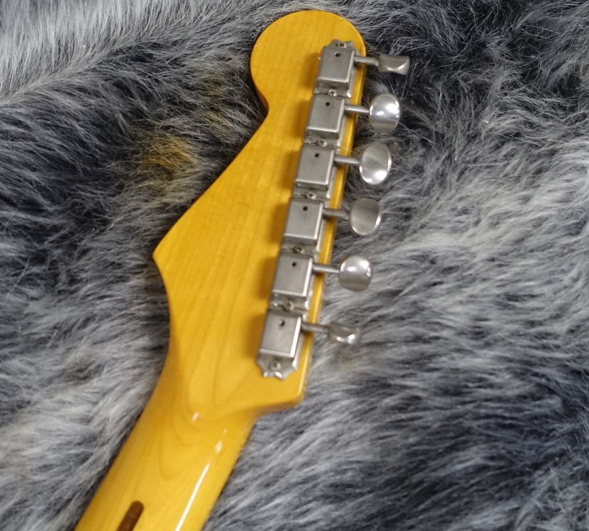 ST57-TX MOD Vintage White Fender Japan エレクトリックギター