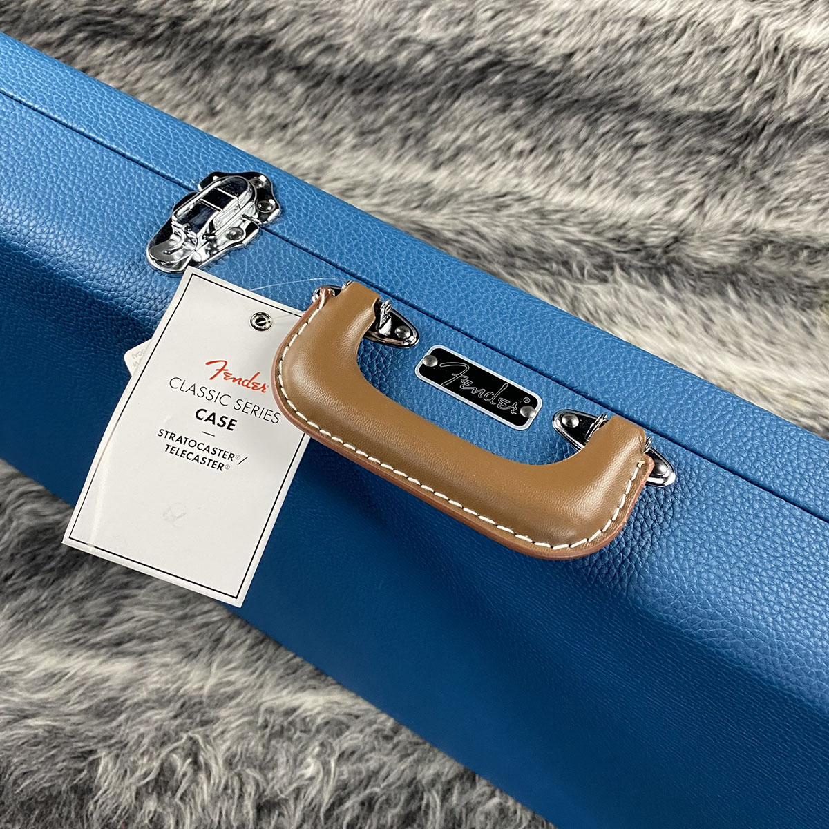 Classic Series Wood Case Strat/Tele Lake Placid Blue Fender ギター