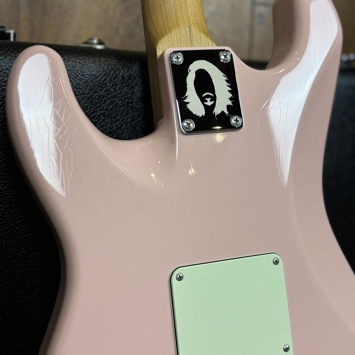 AXL ストラトキャスターモデル Mateus Asato Signature Classic S Antique Shell Pink Suhr