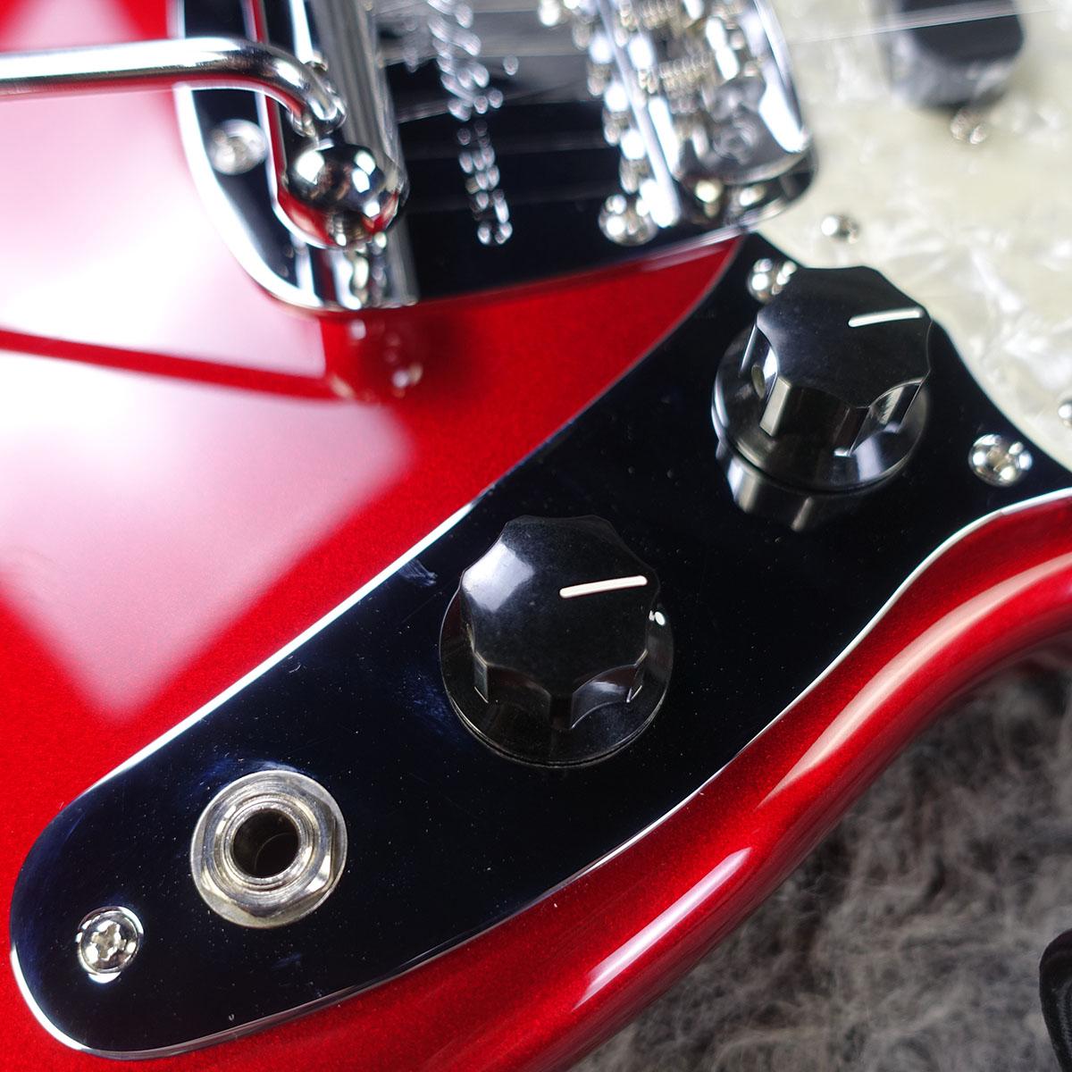 Made in Japan Traditional II 70s Mustang Candy Apple Red Fender