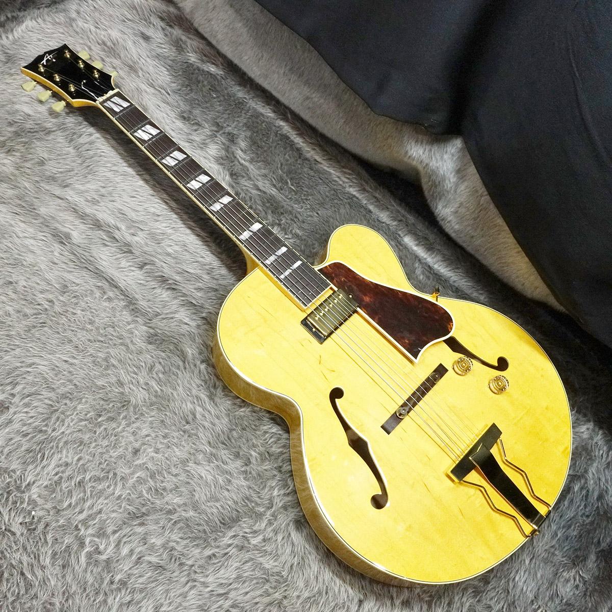 セミアコ　ARCHTOP Tribute ゴールド AT350 Archtop Tribute エレクトリックギター フルアコ 商品詳細