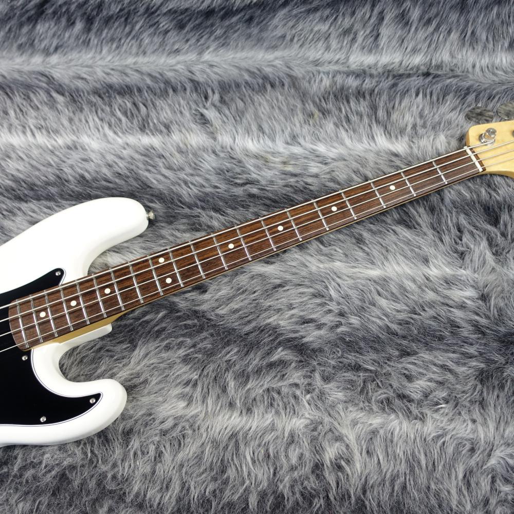 Made in Japan Traditional '70S Precision Bass Arctic White Fender