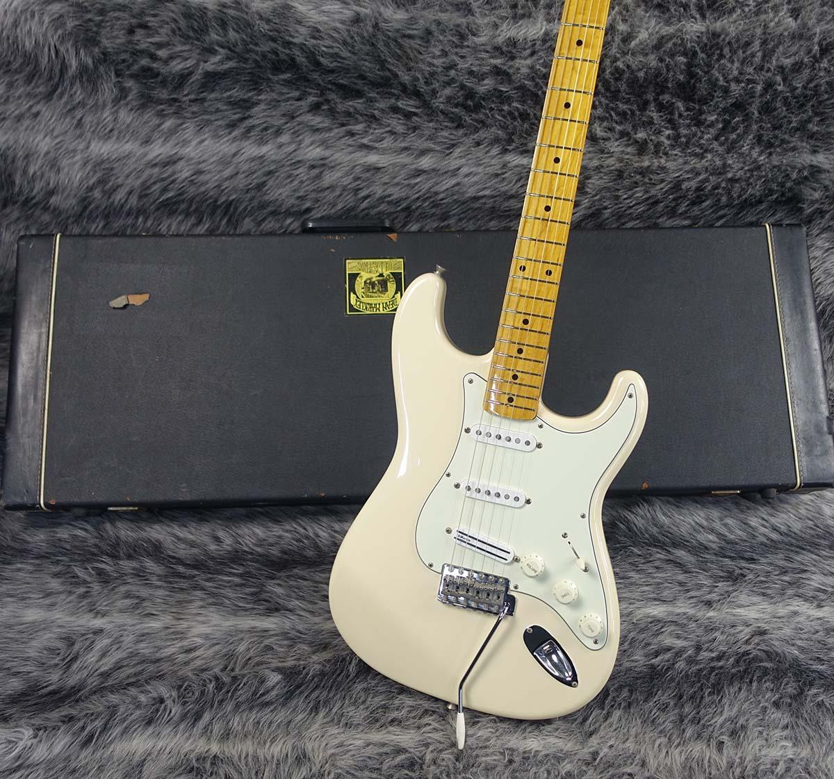 ST57-TX MOD Vintage White Fender Japan エレクトリックギター
