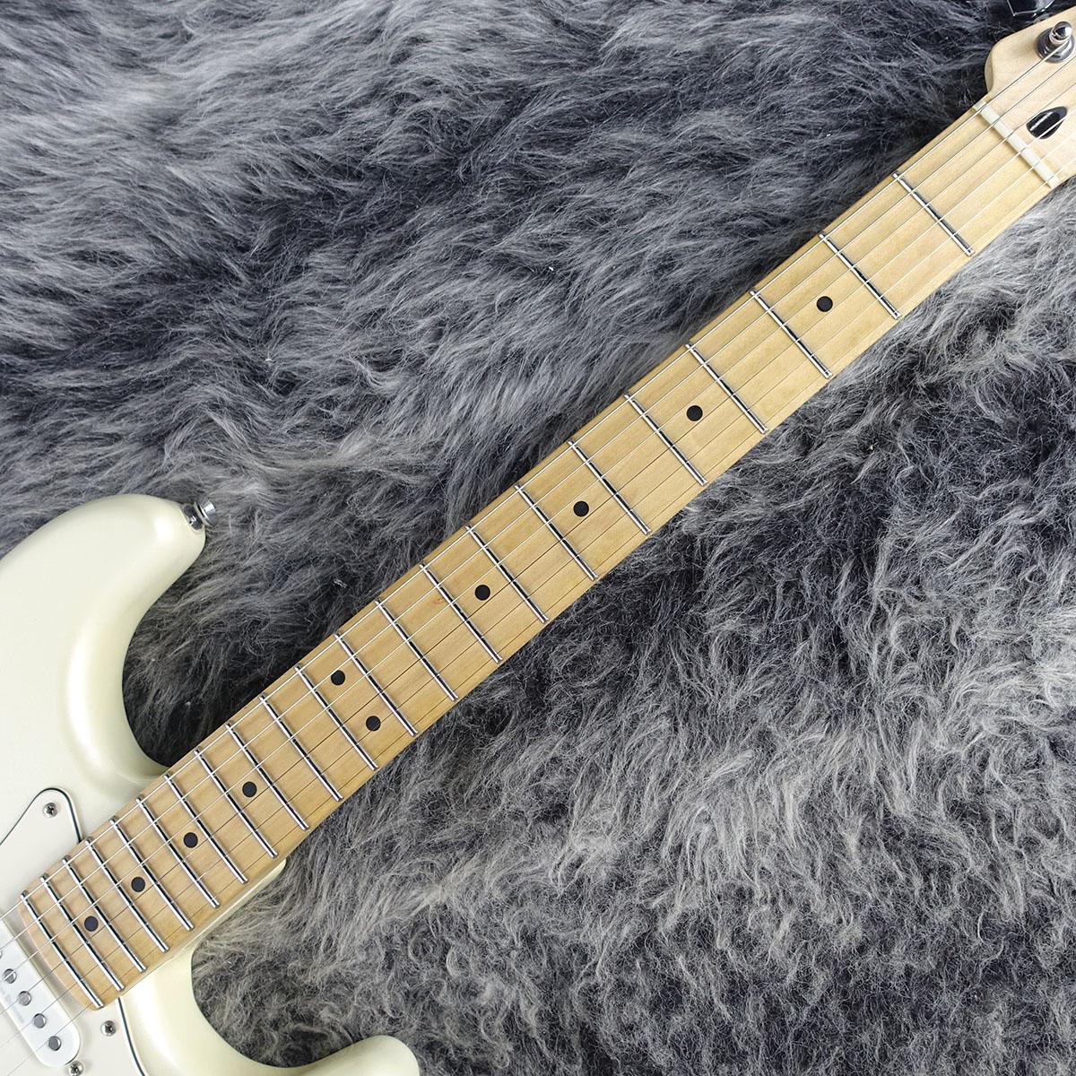 Deluxe Stratocaster / Pearl White Squier エレクトリックギター