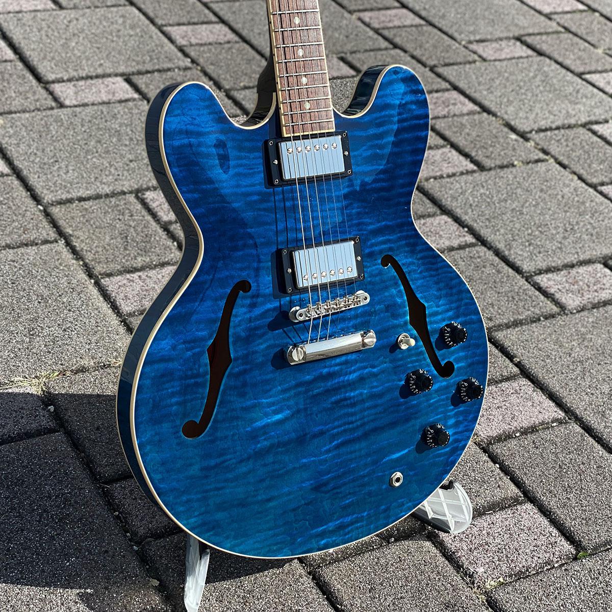 ギター Gibson Custom Shop ES-335 Trans Blue ES-335 Figured Trans Blue 2012 Gibson Custom Shop エレクトリック