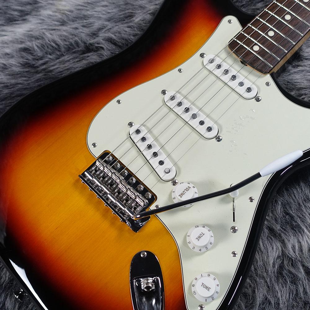 Made in Japan Traditional II 60s Stratocaster 3 Color Sunburst