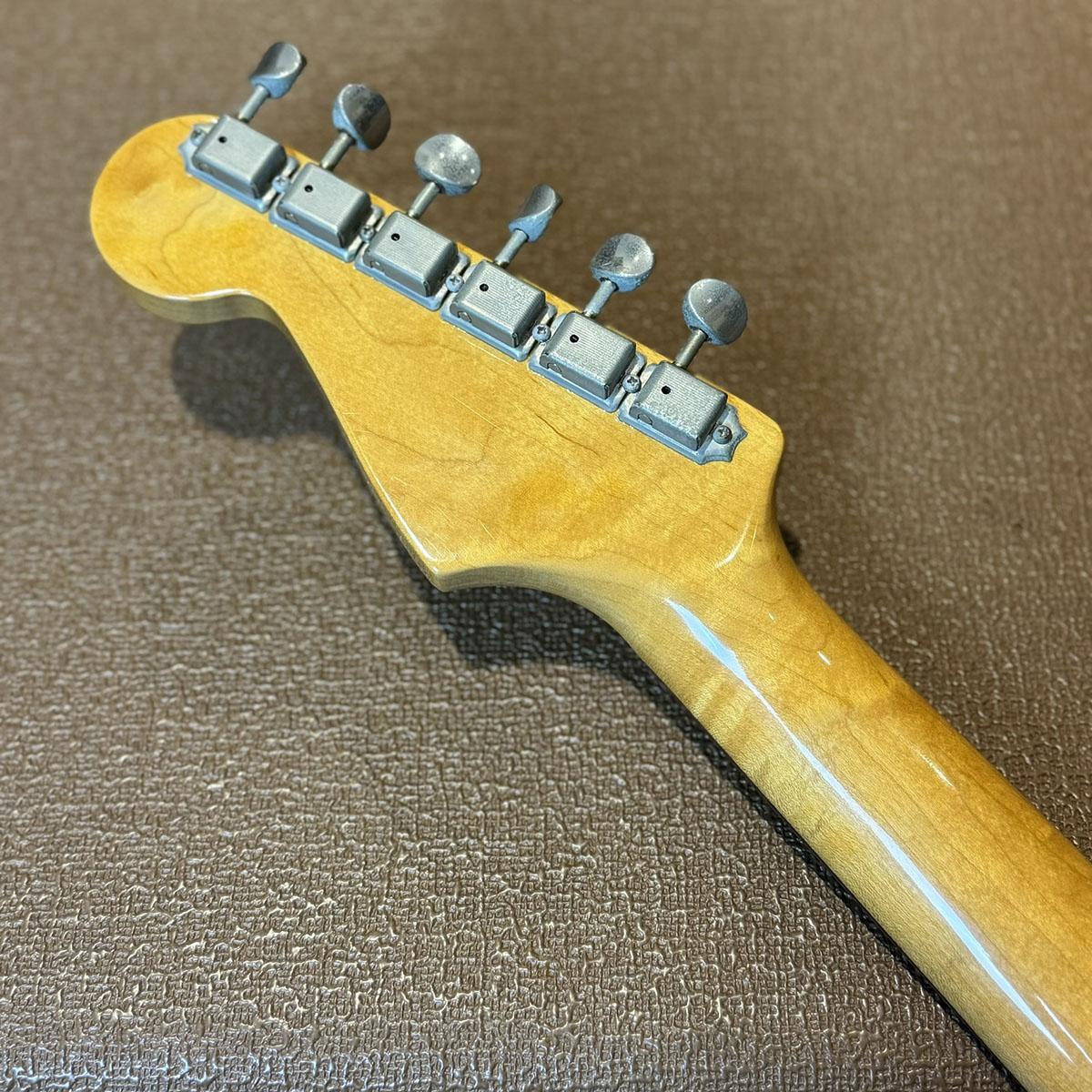 American Vintage 62 Stratocaster Thin Lacquer Lake Placid Blue