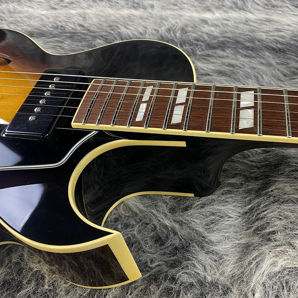 フルアコ　Archtop Tribute AT102　アーチトップトリビュート　 Archtop Tribute AT102 Classic 中古 ジャズ、ブルース、スウィングに
