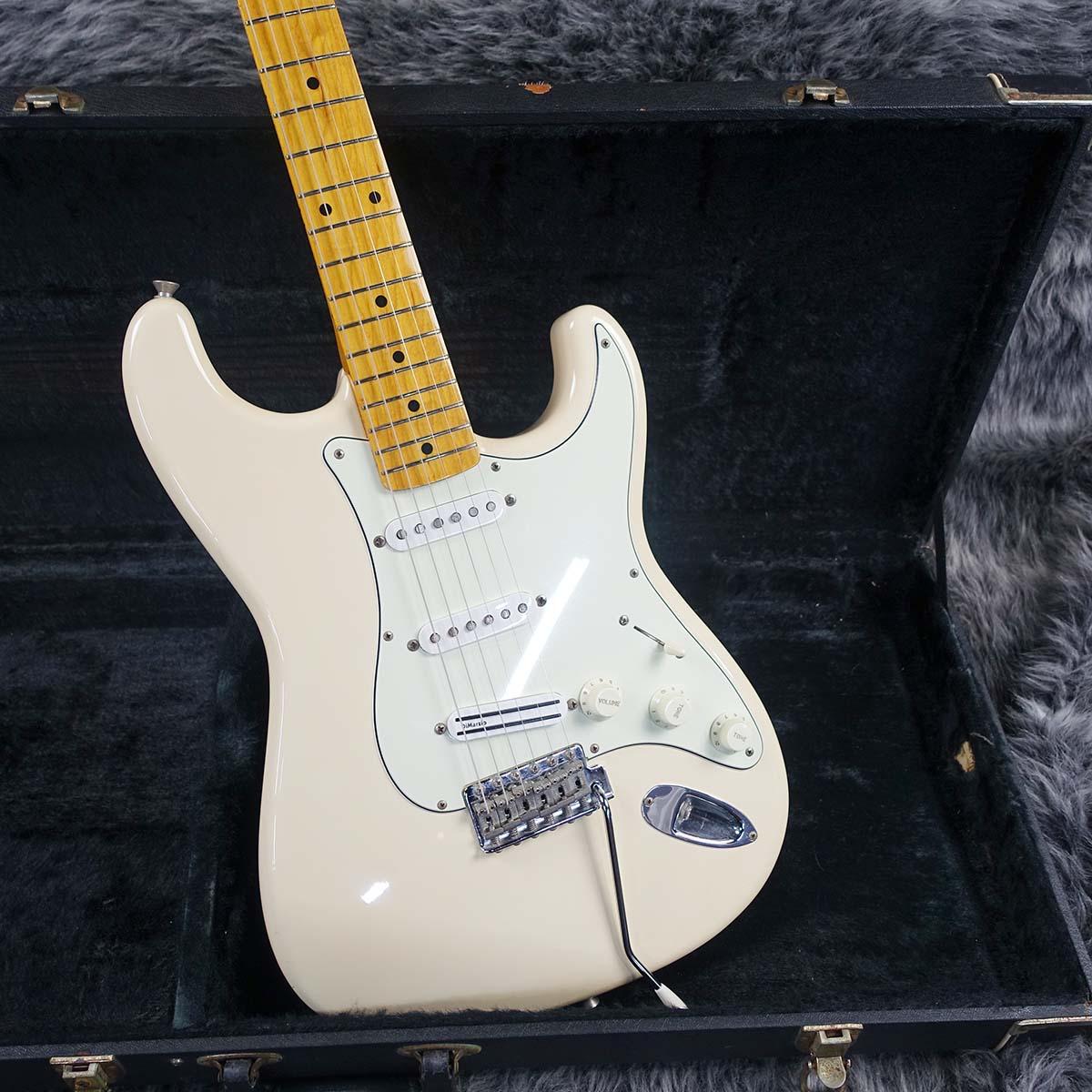 Fender Japan ST57-TX Mod 中古改造あり ST57-TX MOD Vintage White Fender Japan エレクトリックギター