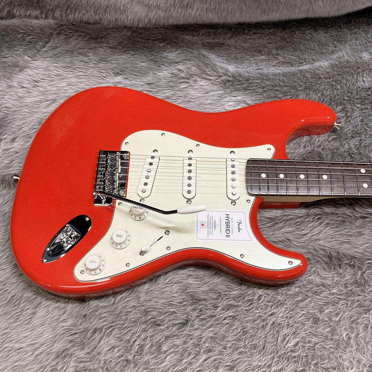 Made in Japan Hybrid II Stratocaster RW Modena Red Fender