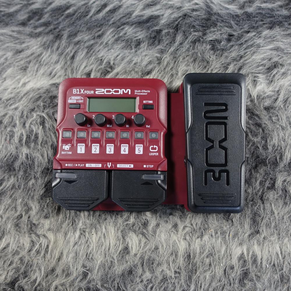 B1X FOUR ZOOM ベース用エフェクター マルチエフェクター 商品詳細