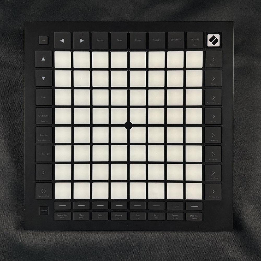 Launchpad Pro Mk3 Novation MIDI関連機器 MIDIコントローラー 商品
