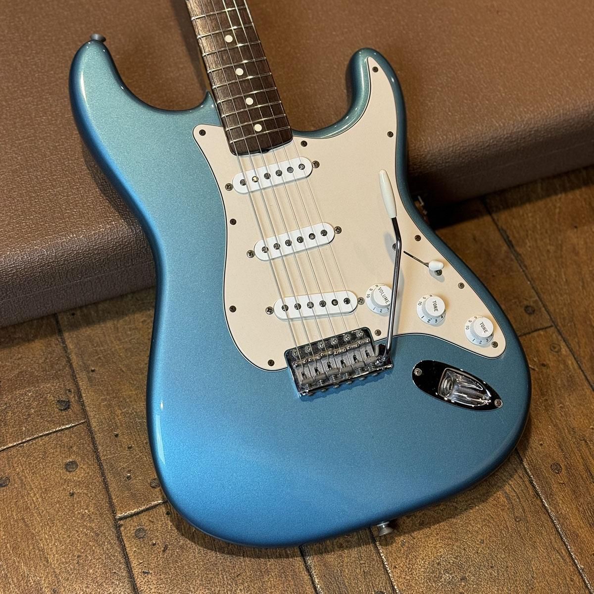 American Vintage 62 Stratocaster Thin Lacquer Lake Placid Blue