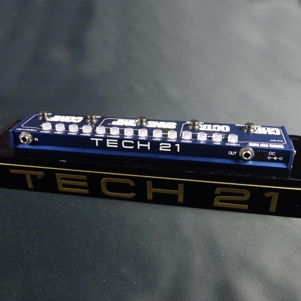 BASS FLY RIG Tech 21 ベース用エフェクター マルチエフェクター 商品