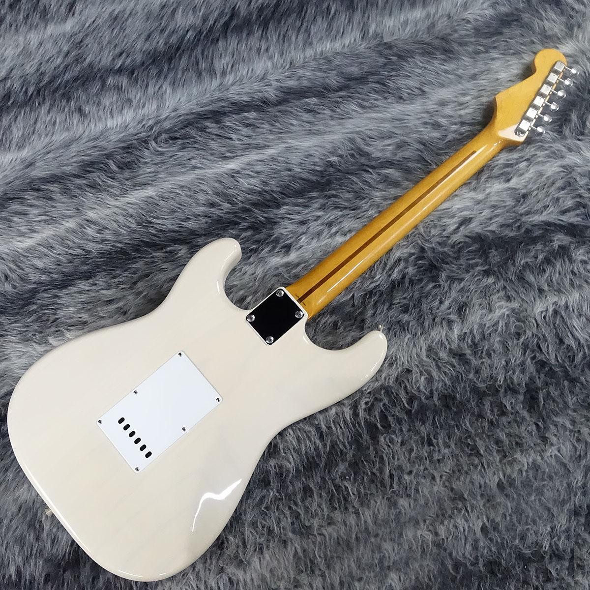 Fender Japan ST57 ホワイト 1976-1977 Fender JAPAN ST-57 - 650 | White Guitars Online Store