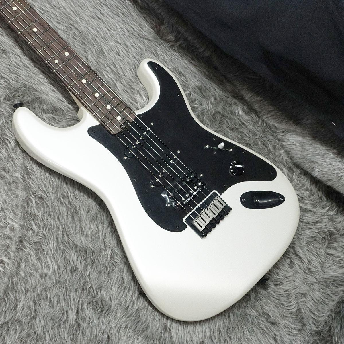 Jake E Lee Pro-Mod So-Cal Style 1 HSS HT RW Pearl White Charvel