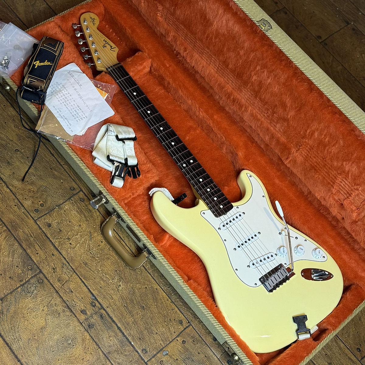 値下げ！フェンダージャパン ストラト イングヴェイモデル初期型 ジャンク品 Fender Made in Japan Yngwie Malmsteen Stratocaster (Yellow White