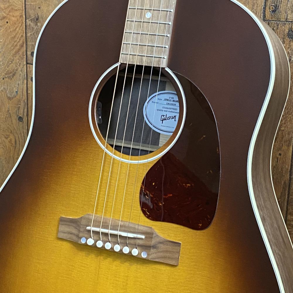 J-45 Studio Walnut Satin Walnut Burst Gibson アコースティック