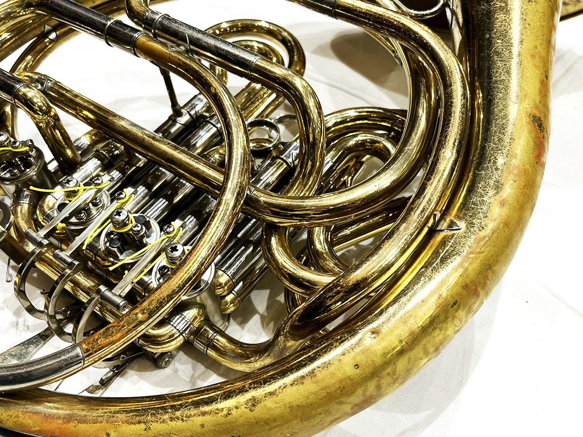 YAMAHA ホルン　YHRー664 専用ケース付　キズ・サビ有　程度D YAMAHA(ヤマハ)】ホルン(YHR-664)専用ケース付が入荷致しました