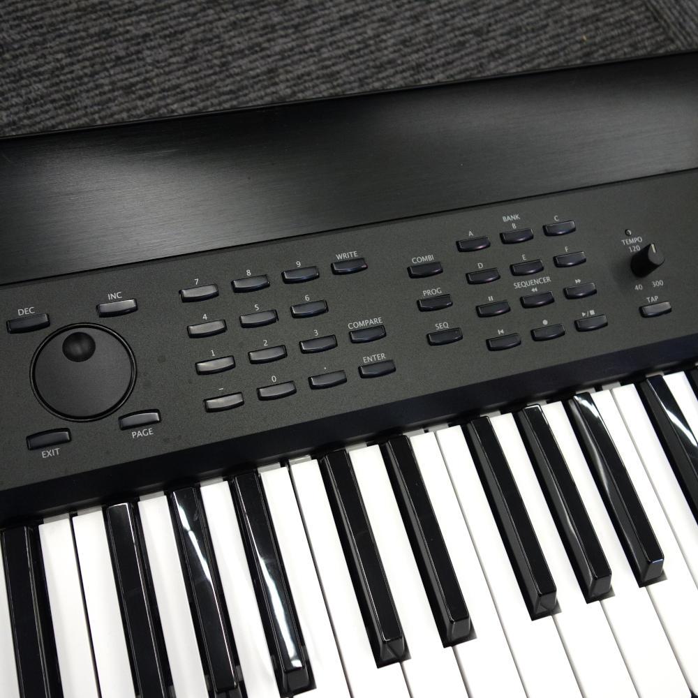 korg シンセサイザー krome73 KORGのシンセサイザー、KROME-73-PTのご紹介です。