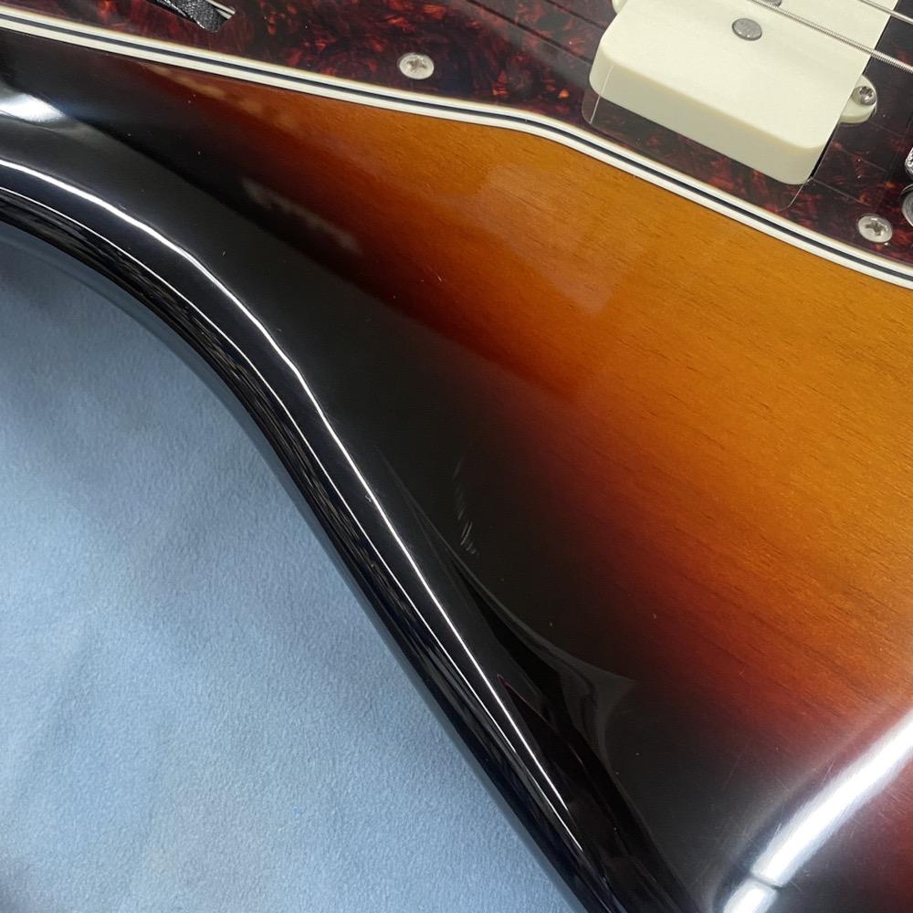 Made in Japan Heritage 60s Jazzmaster 3-Color Sunburst Fender